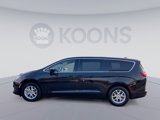 Used 2022 Chrysler Voyager LX image 2