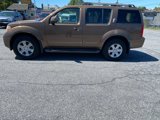 Used 2005 Nissan Pathfinder LE image 2