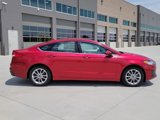 Used 2020 Ford Fusion SE image 2