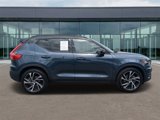Used 2022 Volvo XC40 T5 R-Design w/ Protection Package Premier image 2
