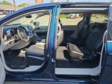 Used 2023 Chrysler Pacifica Touring-L image 3