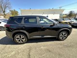 Used 2022 Nissan Rogue SV image 2