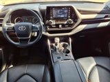 Used 2022 Toyota Highlander XLE image 4