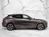 Used 2018 Maserati Levante GranLusso image 2