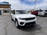 Used 2023 Jeep Grand Cherokee Laredo image 4