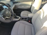 Used 2017 Hyundai Elantra SE image 5