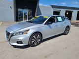 Used 2020 Nissan Altima 2.5 SV image 2