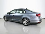 Used 2017 Volkswagen Jetta SE image 5