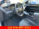 Used 2023 Jeep Grand Cherokee Limited image 2
