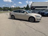 Used 2017 Ford Fusion SE w/ Fusion SE Technology Package image 3