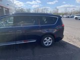 Used 2017 Chrysler Pacifica Platinum image 4