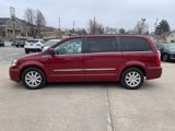 Used 2015 Chrysler Town & Country Touring image 2