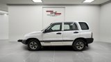 Used 2000 Chevrolet Tracker 4WD w/ Preferred Equipment Group 2 image 4