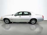 Used 2008 Lincoln Town Car Signature Limited image 4