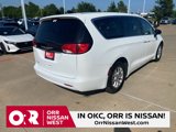 Used 2022 Chrysler Voyager LX image 5