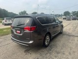 Used 2017 Chrysler Pacifica Limited image 5