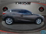 Used 2018 INFINITI QX30 image 2
