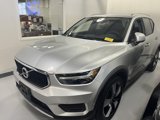 Used 2019 Volvo XC40 T5 Momentum image 2
