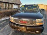 Used 2004 GMC Yukon Denali image 2