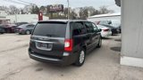 Used 2016 Chrysler Town & Country Touring image 5