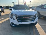 Used 2024 GMC Terrain SLT image 3