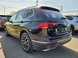 Used 2021 Volkswagen Tiguan SE w/ Panoramic Sunroof Package image 4