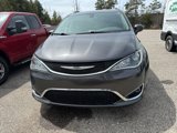 Used 2020 Chrysler Pacifica Touring-L image 3