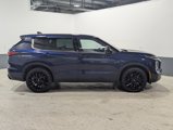 Used 2022 Mitsubishi Outlander SE image 2