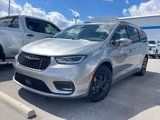 Used 2021 Chrysler Pacifica Touring-L w/ S Appearance Package image 3