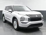 Used 2022 Mitsubishi Outlander ES image 2