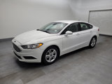 Used 2018 Ford Fusion SE image 2