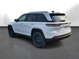 Used 2024 Jeep Grand Cherokee Altitude image 3