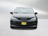 Used 2022 Chrysler Voyager LX image 2