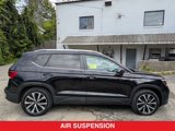 Used 2022 Volkswagen Taos SE w/ Panoramic Sunroof Package image 3
