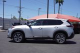 Used 2021 Nissan Rogue SV image 2