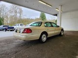 Used 2002 Lincoln Continental image 3
