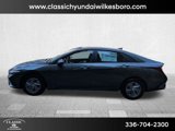 New 2025 Hyundai Elantra SE image 3