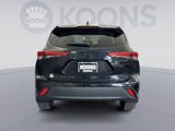 Used 2020 Toyota Highlander XLE image 5