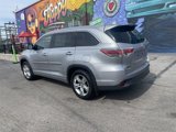 Used 2015 Toyota Highlander Limited Platinum image 3