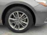 Used 2017 Toyota Camry SE image 5