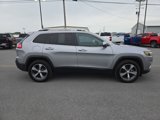 Used 2019 Jeep Cherokee Limited w/ Luxury Group image 2