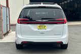 Used 2022 Chrysler Pacifica Touring-L image 4