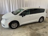 Used 2024 Chrysler Pacifica Touring-L image 4
