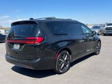 Certified 2022 Chrysler Pacifica Limited w/ S Appearance Package image 3