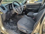 Used 2010 Kia Soul + image 2