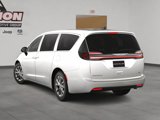 New 2025 Chrysler Pacifica Select image 4