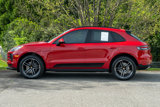 Certified 2021 Porsche Macan image 2