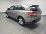 Used 2017 Kia Sorento LX w/ LX Convenience Package image 3