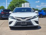 Used 2018 Toyota Camry SE image 2