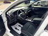 Used 2014 Nissan Altima 2.5 SV w/ Convenience Package image 2